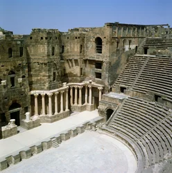 Romeins theater in Bosra (Busra), Syrië, oude hoofdstad van de provincie Arabia